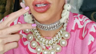 Barbara Jankavski era cunoscută ca Boneca Desumana sau "Barbie Umană"