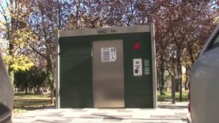 VIDEO Timișoara dă 180 000 de euro pentru două toalete publice inedite. Cum arată și ce dotări au 