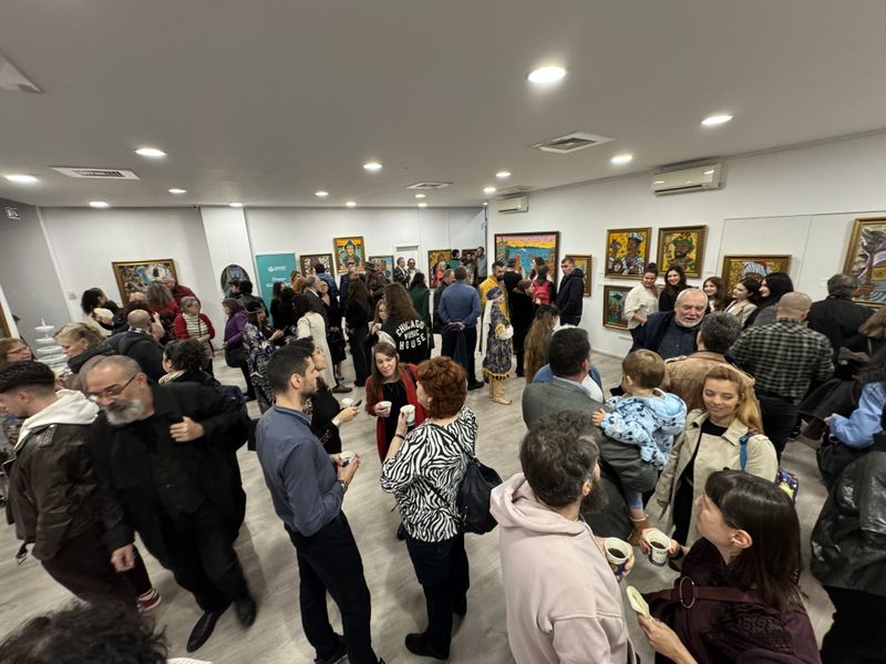 La ceremonia de deschidere au participat înalți reprezentanți ai instituțiilor publice din România, artiști, academicieni și numeroși iubitori ai artei.