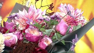 VIDEO „Noi le facem pe loc”. Aranjamente florale pentru sărbătoare