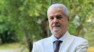 Adrian Năstase răbufnește după congresul PSD. Supărat pe români, politicianul a început să arunce cu jigniri în stânga și în dreapta: „Borfaș e mă-ta!”