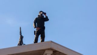 Lunetiști plătiți de bogătași să ucidă necunoscuți pe stradă. Dezvăluiri șocante făcute la Milano