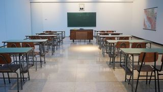 VIDEO Conflict &icirc;ntre elevi din cauza fondului clasei! Tatăl unui elev susține că scandalul a pornit din cauza banilor str&acirc;nși pentru cadoul profesorilor