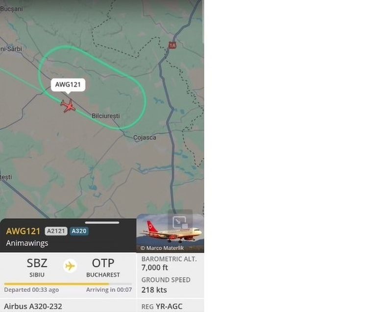 Avionul deviat la Sibiu a revenit, dar se învârte de zeci de minute deasupra Capitalei