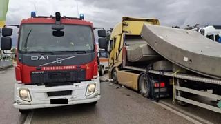 Un șofer român de TIR a murit pe loc în Italia după ce încărcătura de beton i-a strivit cabina. Doi copii își plâng acum tatăl