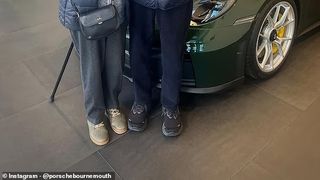 Familia Evans din Marea Britanie, prima lor mașină de 500 CP la peste 90 de ani