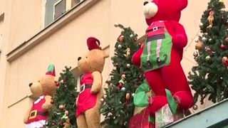 VIDEO Capitala e gata de sărbătoare. Spiritul Crăciunului a ajuns la bucureșteni