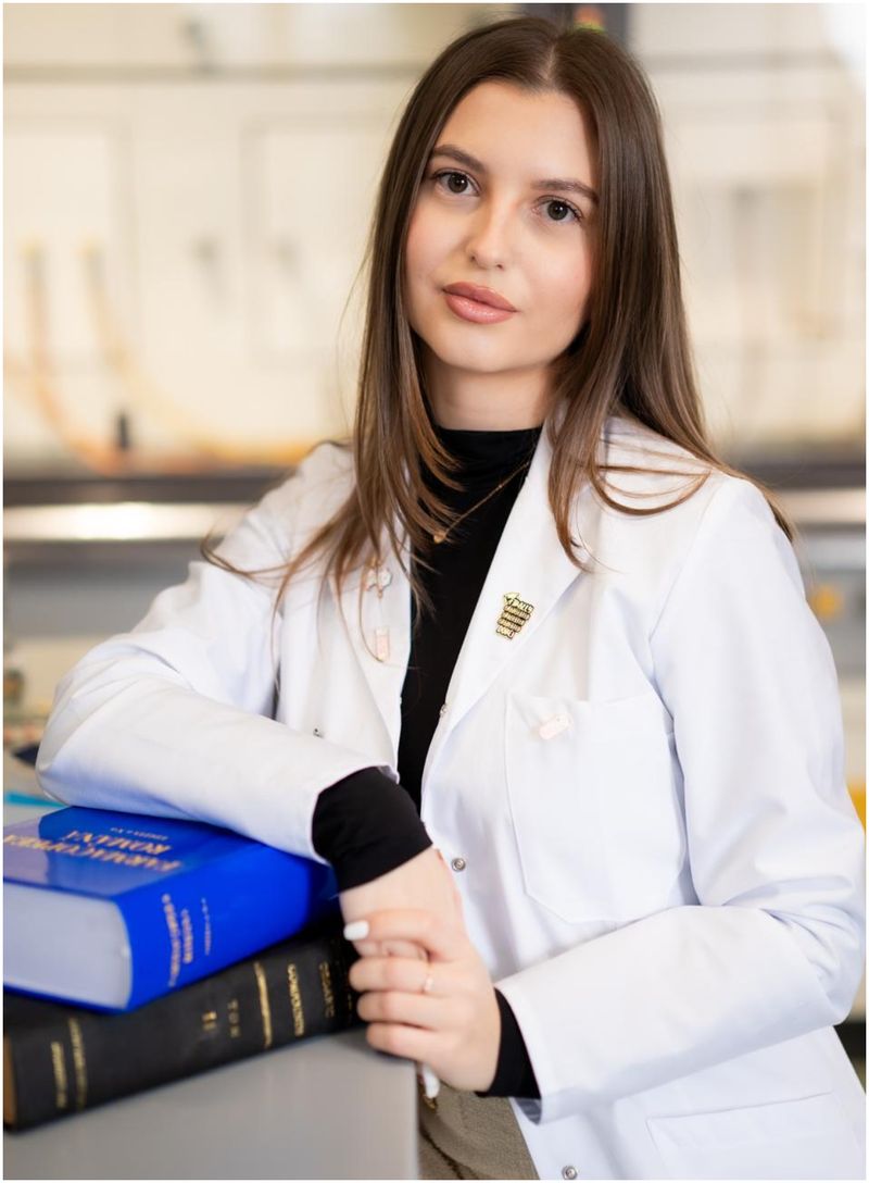 Andreea Tăbîrță, șefa de promoție 2025 a Facultății de Farmacie din Cluj
