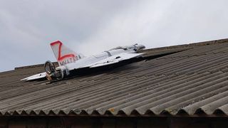 VIDEO Dronă căzută pe o casă din Republica Moldova. "Invazie" de drone rusești &icirc;n țara vecină