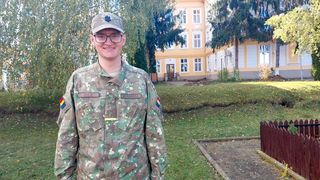 El este Alexandru, elevul cu cea mai mare medie de la Școala Militară din Sibiu. "Vreau să aduc un plus de valoare &icirc;n armată prin tehnologie&rdquo;