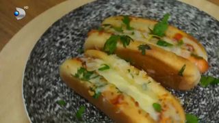 VIDEO Rețeta zilei: hot dog reinventat. De ce ingrediente aveți nevoie