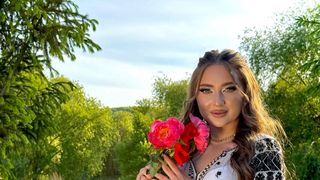 Cântăreață de muzică populară, implicată într-un accident rutier! Mesajul transmis de artistă după ce a intrat într-un cap de pod și s-a răsturnat cu mașina: "Îi mulțumesc lui Dumnezeu"