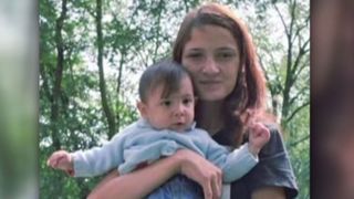 O tânără mămică de 18 ani din Bihor, căutată de zile întregi. A dispărut împreună cu bebelușul ei: ”Persoanele care au informații sunt rugate să sune la 112”