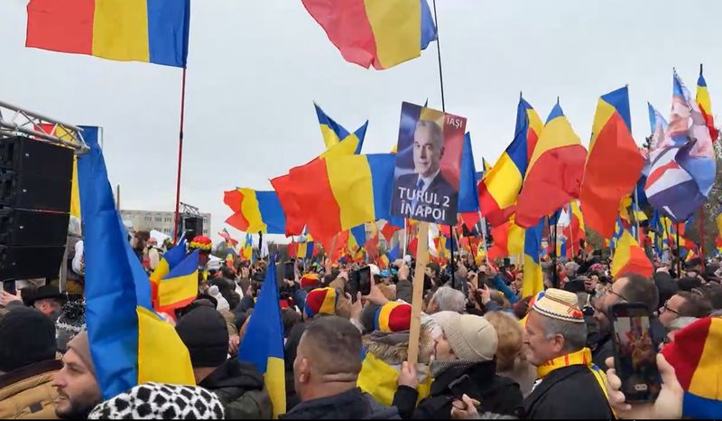 Călin Georgescu, așteptat de sute de simpatizanți la Alba Iulia