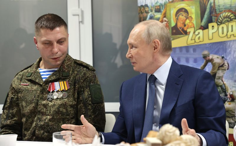 Vladimir Putin, vizită la soldații răniți