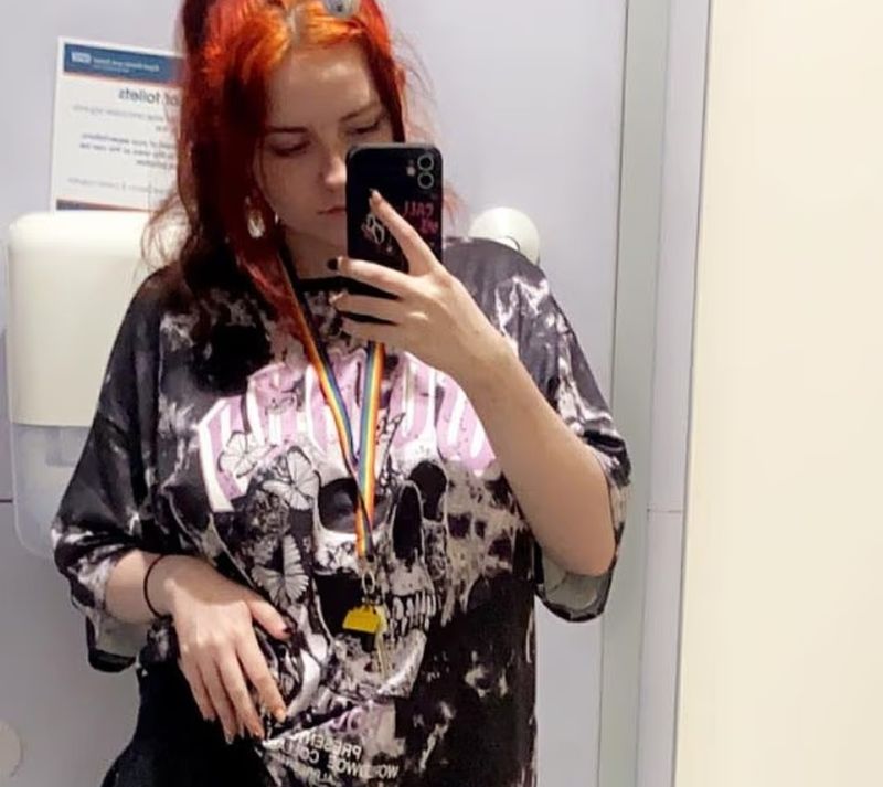 Charlie Comer, în vârstă de 22 de ani,