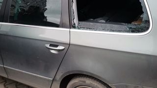 Pompierii intervin de urgență în Botoșani! Un copil de doi ani a rămas blocat în mașina familiei