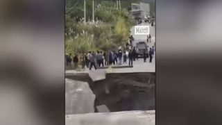 VIDEO Autostradă distrusă de inundații în Indonezia 