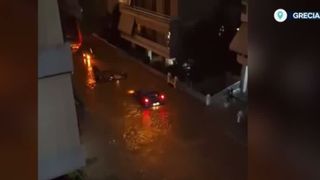 VIDEO Furtuna Byron paralizează Grecia. Vremea extremă a adus precipitații record, inundații și școli închise