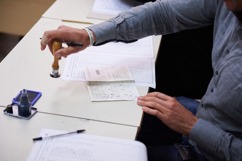 Unde pui ștampila corect la alegerile din 7 decembrie 2025?