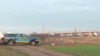 VIDEO Descoperire șocantă în Oradea! Cadavru găsit într-o mașină carbonizată pe un câmp izolat