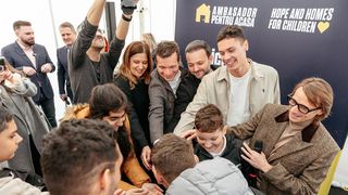  David Popovici a inaugurat o nouă casă familială pentru 12 copii cu nevoi speciale din Sectorul 5