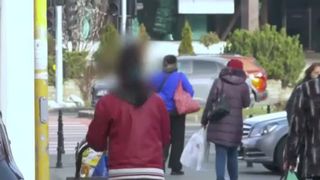 VIDEO Drogurile în plină zi, la Brașov: Dependenții consumă și devin agresivi în văzul tuturor