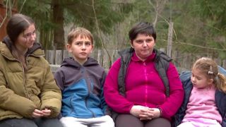 VIDEO „Să aibă ei dacă eu nu am avut posibilitate”. Copiii care cresc cu puțin