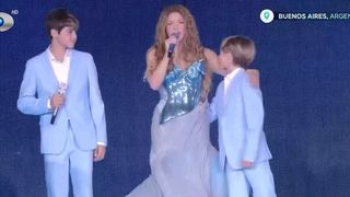 VIDEO Shakira și copiii, moment emoționant pe scenă