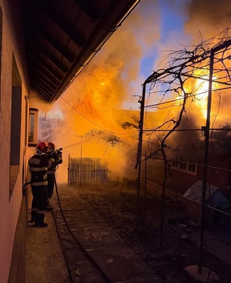 incendiu prahova, incendiu scorteni 