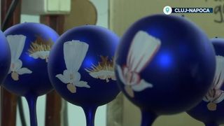 VIDEO &bdquo;E o satisfacție&rdquo;. Globurile din Rom&acirc;nia, faimoase &icirc;n toată lumea