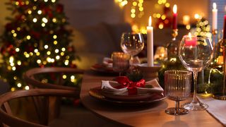 VIDEO &bdquo;Nu există o ordine corectă&rdquo;. Codul bunelor maniere la masa de Crăciun