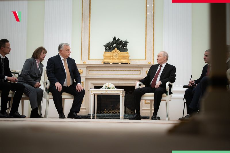 Viktor Orban are o relație strânsă cu Vladimir Putin