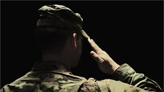 Cine este militarul găsit mort &icirc;ntr-o unitate militară din Deva. Cum a fost descoperit și ce arată datele preliminare