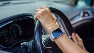 VIDEO Anul 2026 vine cu impozite mai mari pentru mașinile vechi sau cu norme de poluare mare