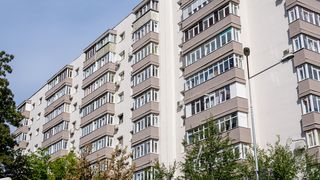 Amenzi uriașe pentru cei care fac gălăgie la bloc: Orele de liniște pe care trebuie să le respectăm