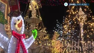 VIDEO Cartierele din Rom&acirc;nia, luminate de sărbători