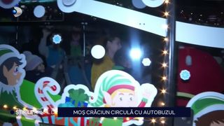 VIDEO La Brașov, Moș Crăciun vine cu un autobuz magic &icirc;n loc de sanie trasă de reni