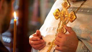 C&acirc;nd vine popa cu Crăciun și c&acirc;ți bani trebuie să &icirc;i dăm