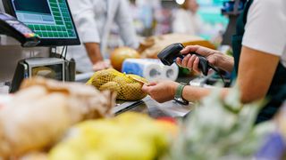 VIDEO Cumpărăturile pentru masa de Crăciun, mai scumpe dec&acirc;t anul trecut