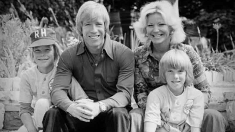 Reacția lui Chuck Norris după moartea primei sale soții