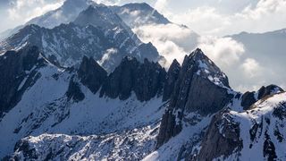 Povestea bărbatului dispărut &icirc;n munți. Cum a fost găsit după aproape 30 de ani. Topirea unui ghețar a scos totul la iveală: &bdquo;Era intact&rdquo;