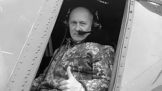 A murit &bdquo;pilotul-erou&rdquo; al Ucrainei, decorat după ultima misiune aeriană către Azovstal. Elicopterul &icirc;n care se afla s-a prăbușit