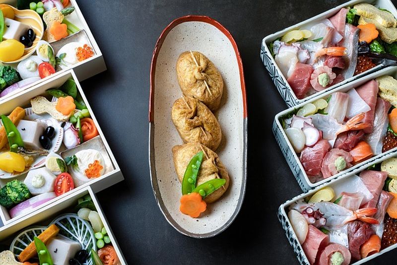 Ce se mănâncă de Revelion: Idei de meniu pentru masa de Anul Nou 2026