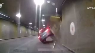 VIDEO Accident demn de cascadoriile din filme &icirc;n Pasajul Unirii din București