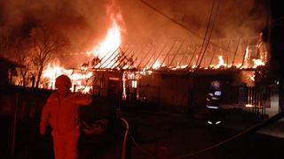 Explozie urmată de incendiu, la Galați, &icirc;n urma unei acumulări de gaze