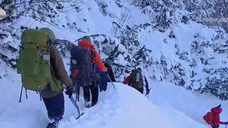 VIDEO Vreme severă &icirc;n Rom&acirc;nia: v&acirc;nt și zăpadă viscolită. C&acirc;nd vor crește temperaturile