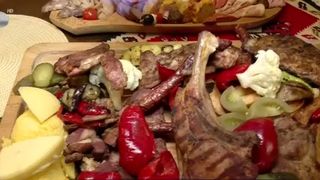 VIDEO Pregătiri &icirc;n restaurante pentru Revelion