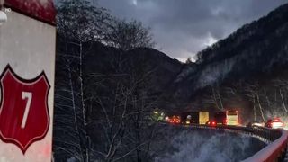 VIDEO Vreme extremă &icirc;n Rom&acirc;nia! Furtună de zăpadă &icirc;n Cluj și circulație blocată pe Valea Oltului