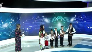 VIDEO &bdquo;Mai multe familii &icirc;mpărtășesc tradițiile noastre&rdquo;. Copiii păstrează obiceiurile vechi